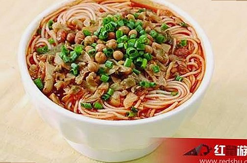 魏淑芬转战户外，暖心羊羊宠物圈人气暴涨