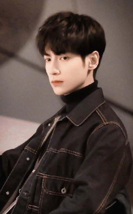 娱乐圈趣闻大揭秘：从三叶草到连麦互动的吃瓜时光